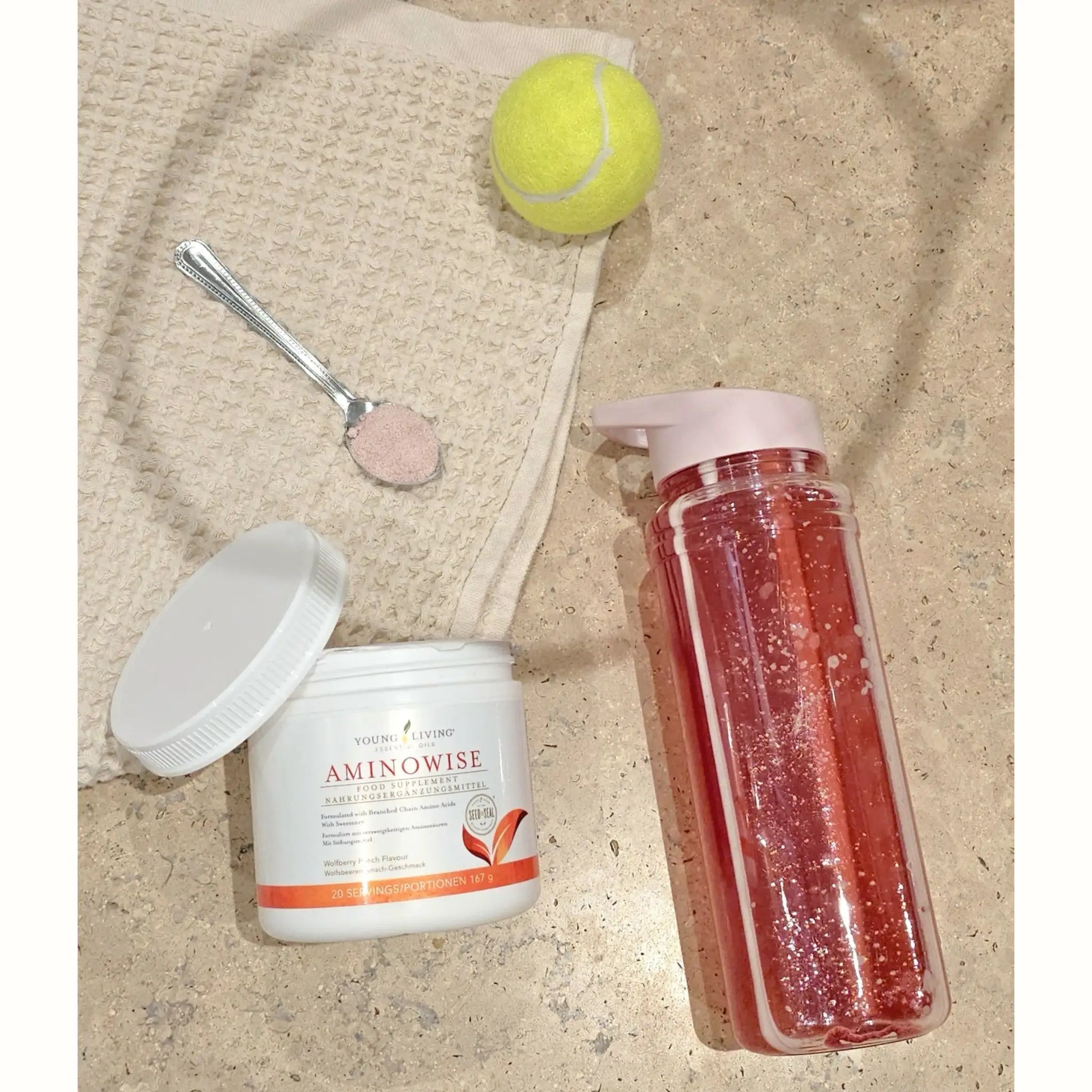 AminoWise supplement van Young Living als onderdeel van een complete post-workout routine – voor herstel, hydratatie en spierondersteuning na het sporten