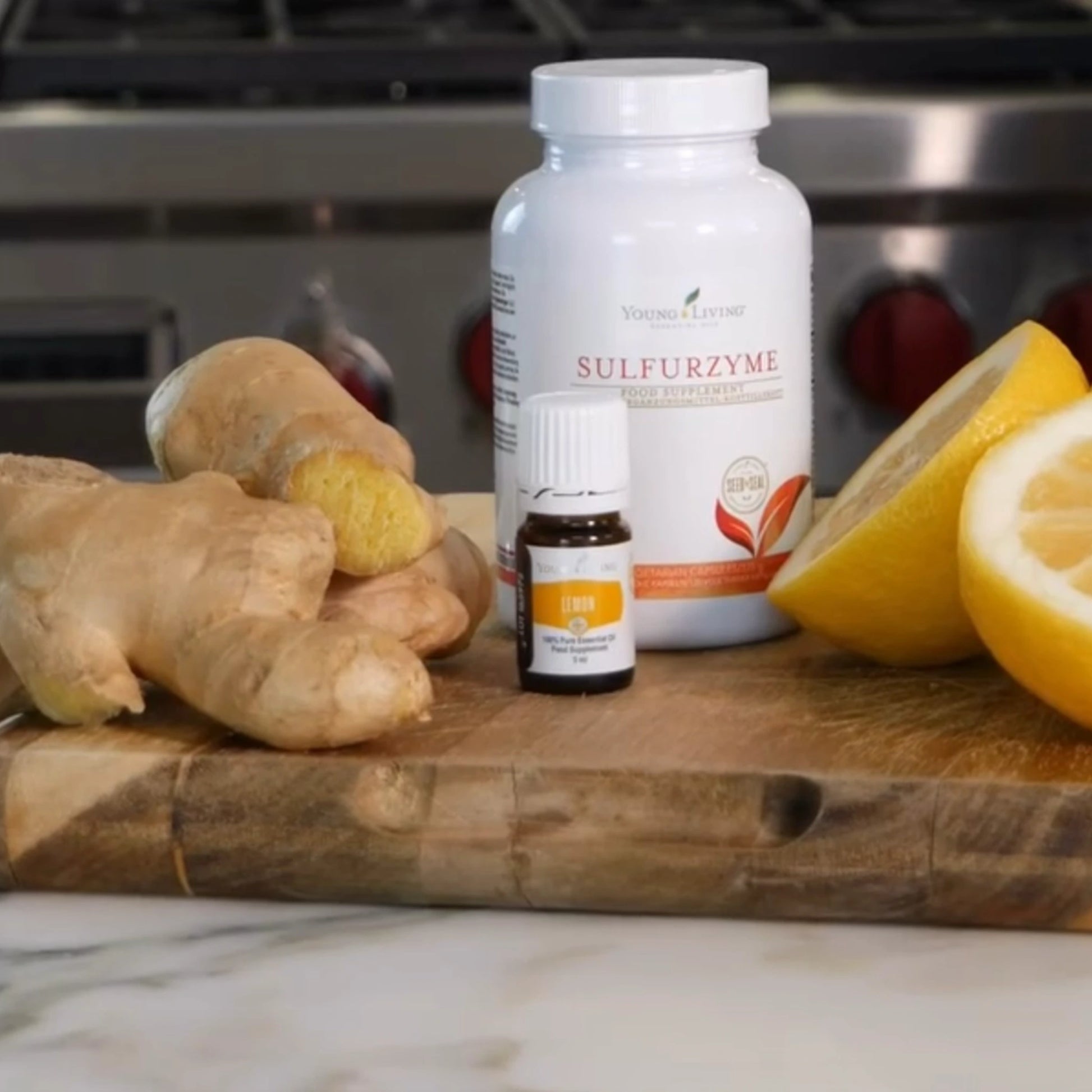 Young Living Sulfurzyme met gember en citroenolie – krachtige combinatie tegen peesontstekingen, pijn en vermoeidheid.