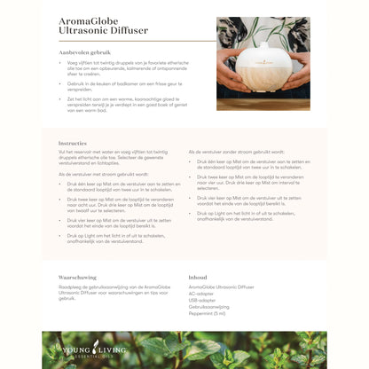 Persoon houdt de AromaGlobe Diffuser van Young Living vast, klaar voor gebruik met etherische oliën zoals Breathe Again en Peppermint om de luchtwegen op natuurlijke wijze te verlichten en de ademhaling te bevorderen.
