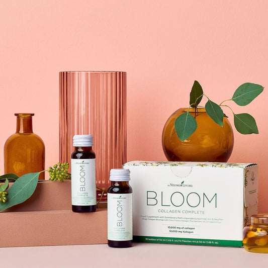 Bloom Collagen Complete van Young Living – collageendrank met citrus die helpt bij huidverjonging, vermindering van rimpels en het versterken van de huidstructuur. Ideaal voor een gladde, jonge huid.