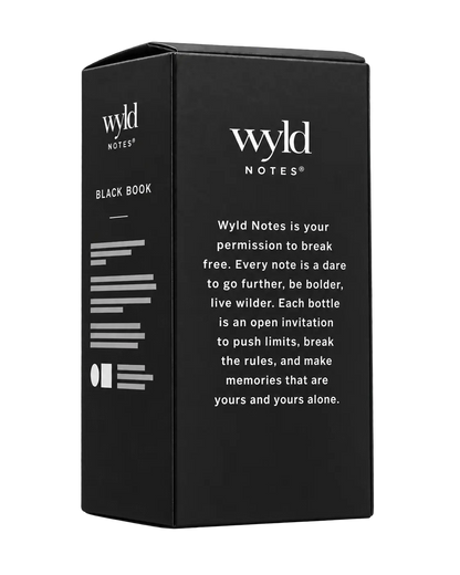 Wyld Notes Black Book verpakking in matte zwarte doos, schuin van opzij en achterkant weergegeven